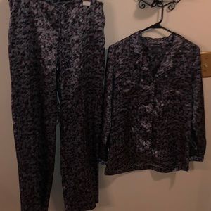 Chanteuse intimates satin pajama set. Like new!